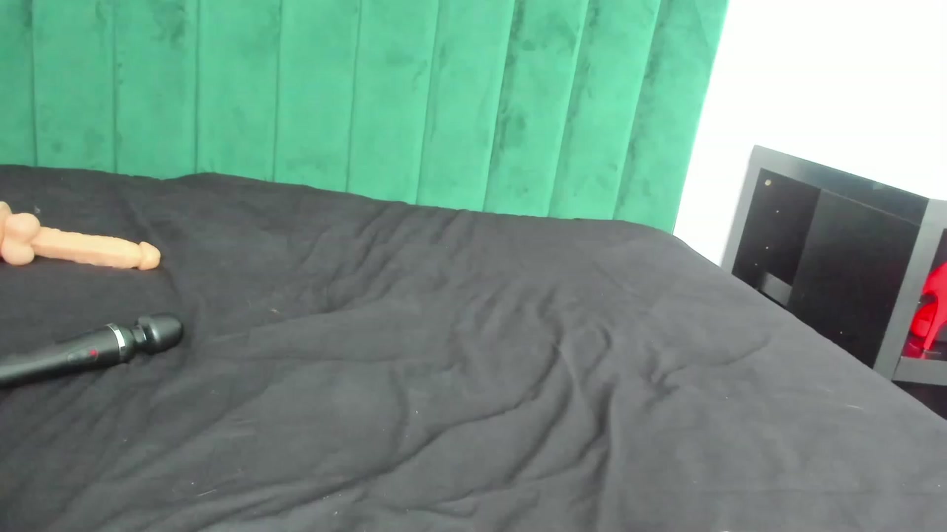 Gallery image thumbnail from selinlove1's myfreecams stream on, 10/17/2023, 13:54 image 14 of 20