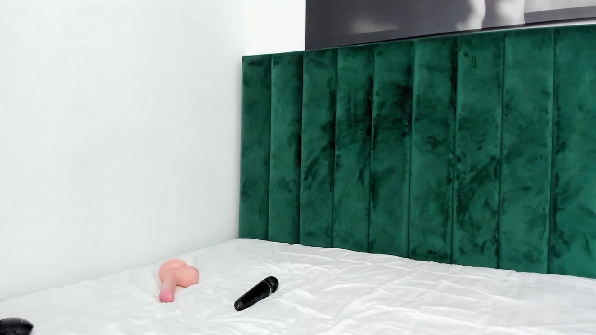 Gallery image thumbnail from selinlove1's myfreecams stream on, 12/26/2023, 13:16 image 15 of 20