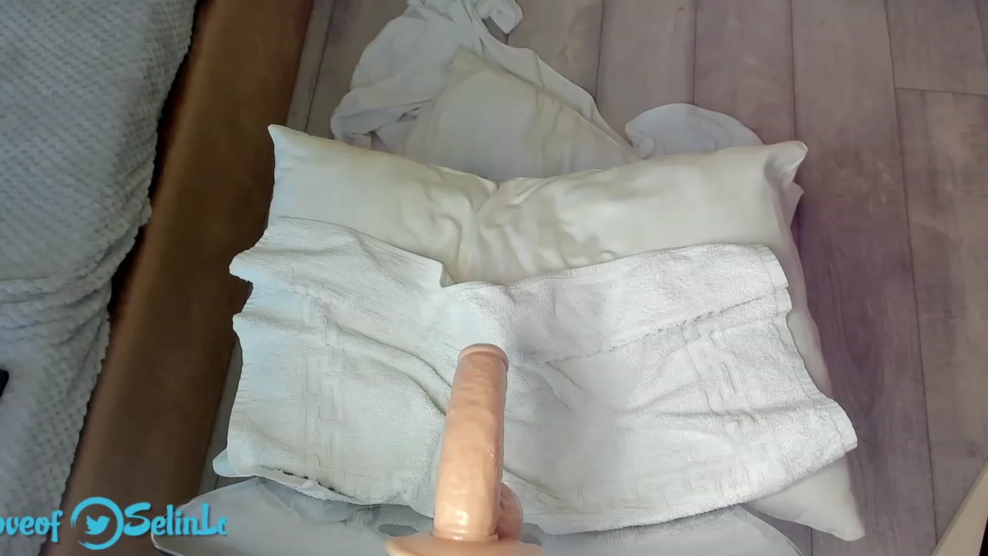 Gallery image thumbnail from selinlove1's myfreecams stream on, 01/09/2024, 09:27 image 5 of 20