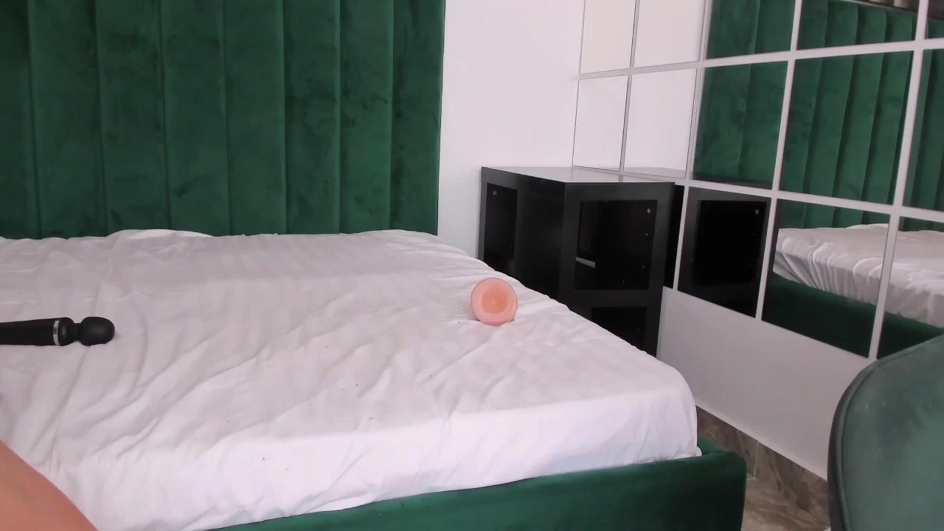 Gallery image thumbnail from seliselin's myfreecams stream on, 07/23/2025, 11:01 image 11 of 20