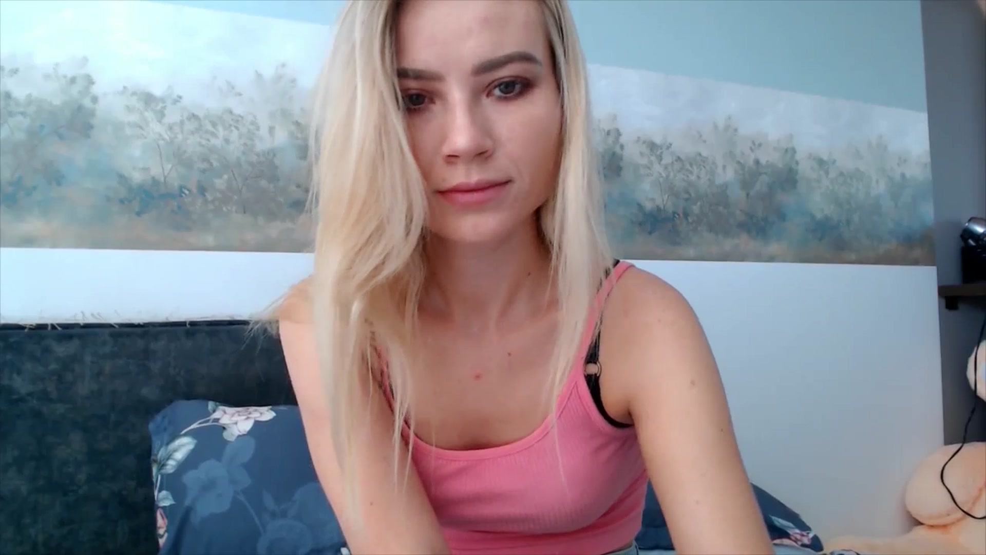 Gallery image thumbnail from semisweet's myfreecams stream on, 05/16/2025, 03:32 image 14 of 20