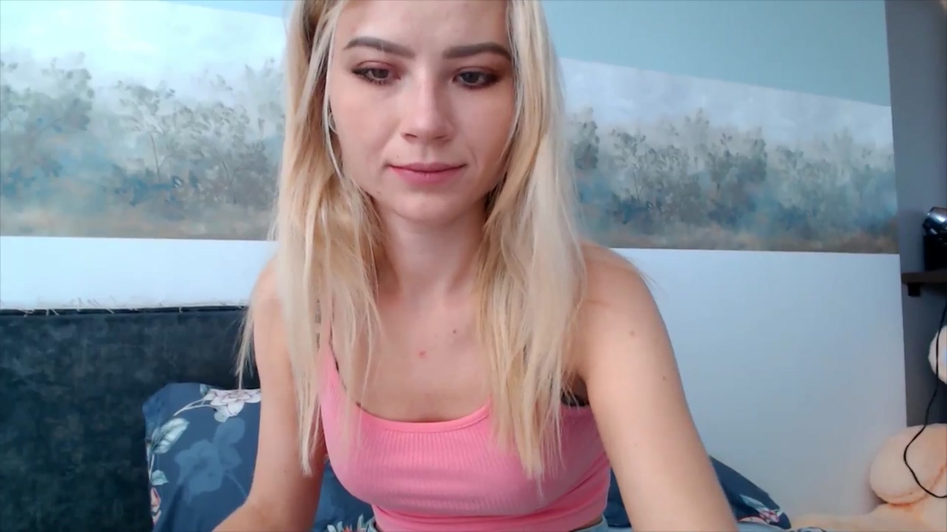 Gallery image thumbnail from semisweet's myfreecams stream on, 05/16/2025, 03:32 image 19 of 20