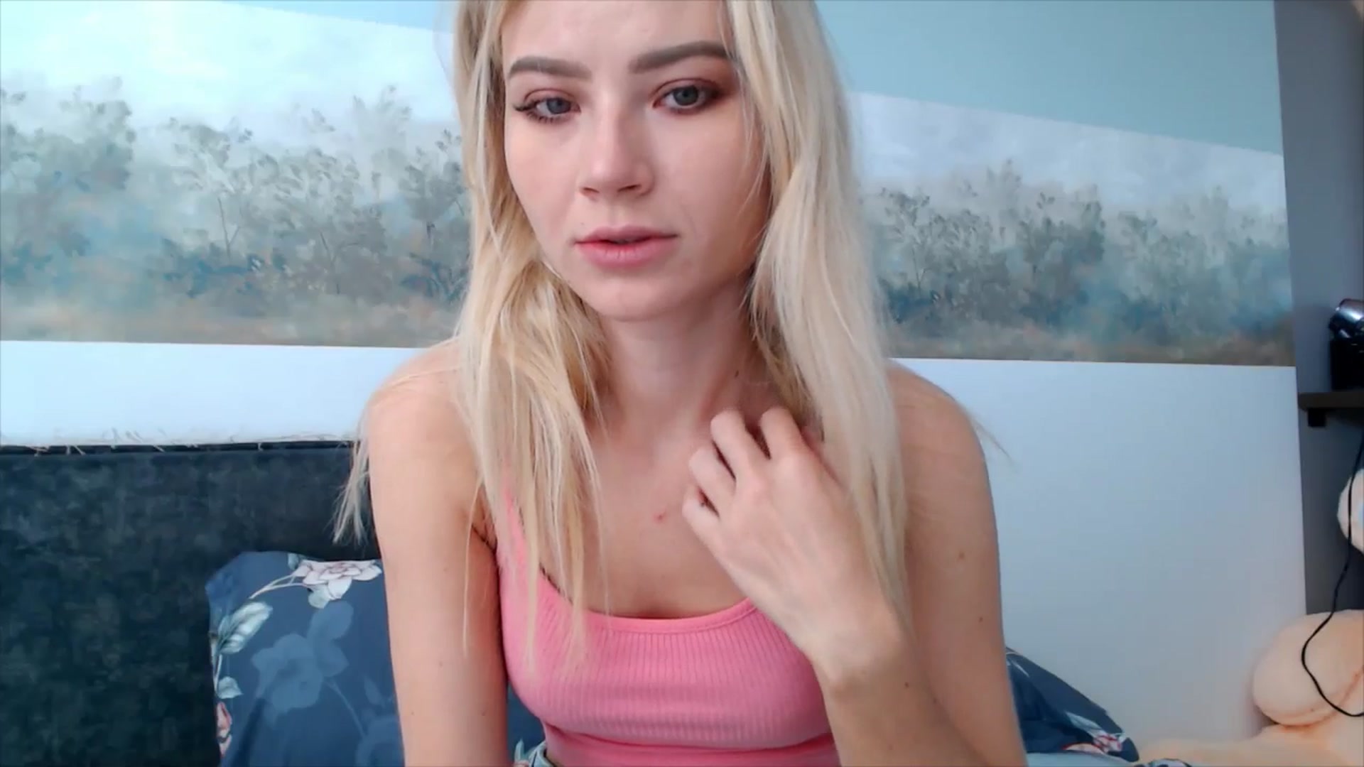 Gallery image thumbnail from semisweet's myfreecams stream on, 05/16/2025, 03:32 image 17 of 20