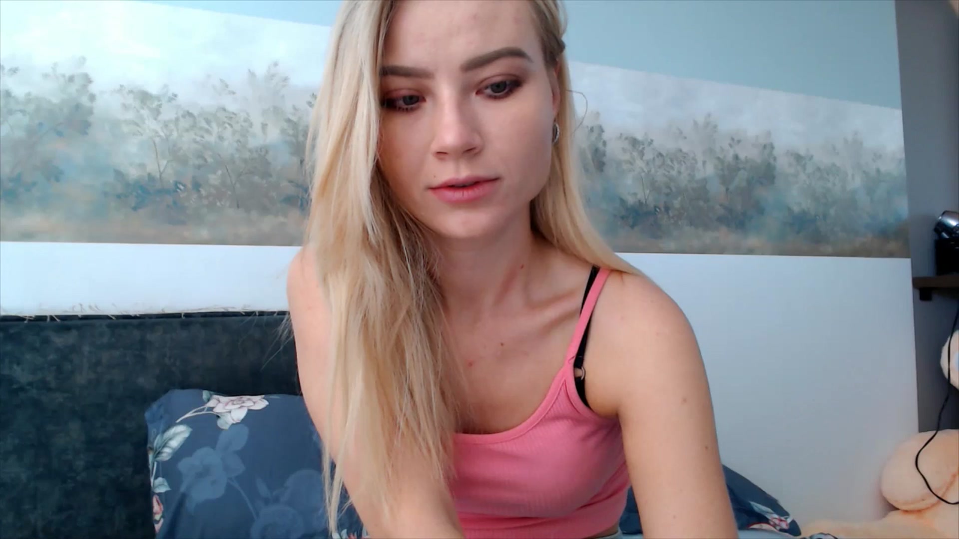 Gallery image thumbnail from semisweet's myfreecams stream on, 05/16/2025, 03:32 image 4 of 20