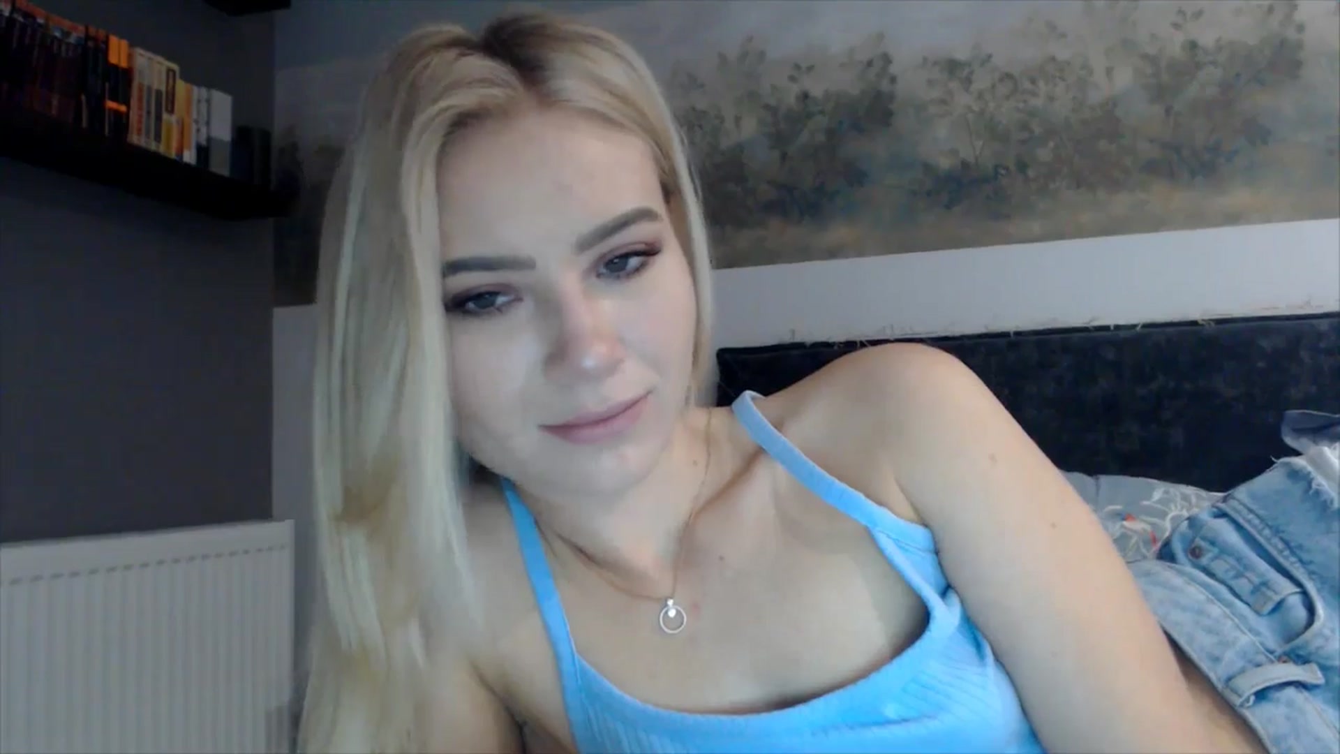 Gallery image thumbnail from semisweet's myfreecams stream on, 05/28/2025, 01:49 image 10 of 20