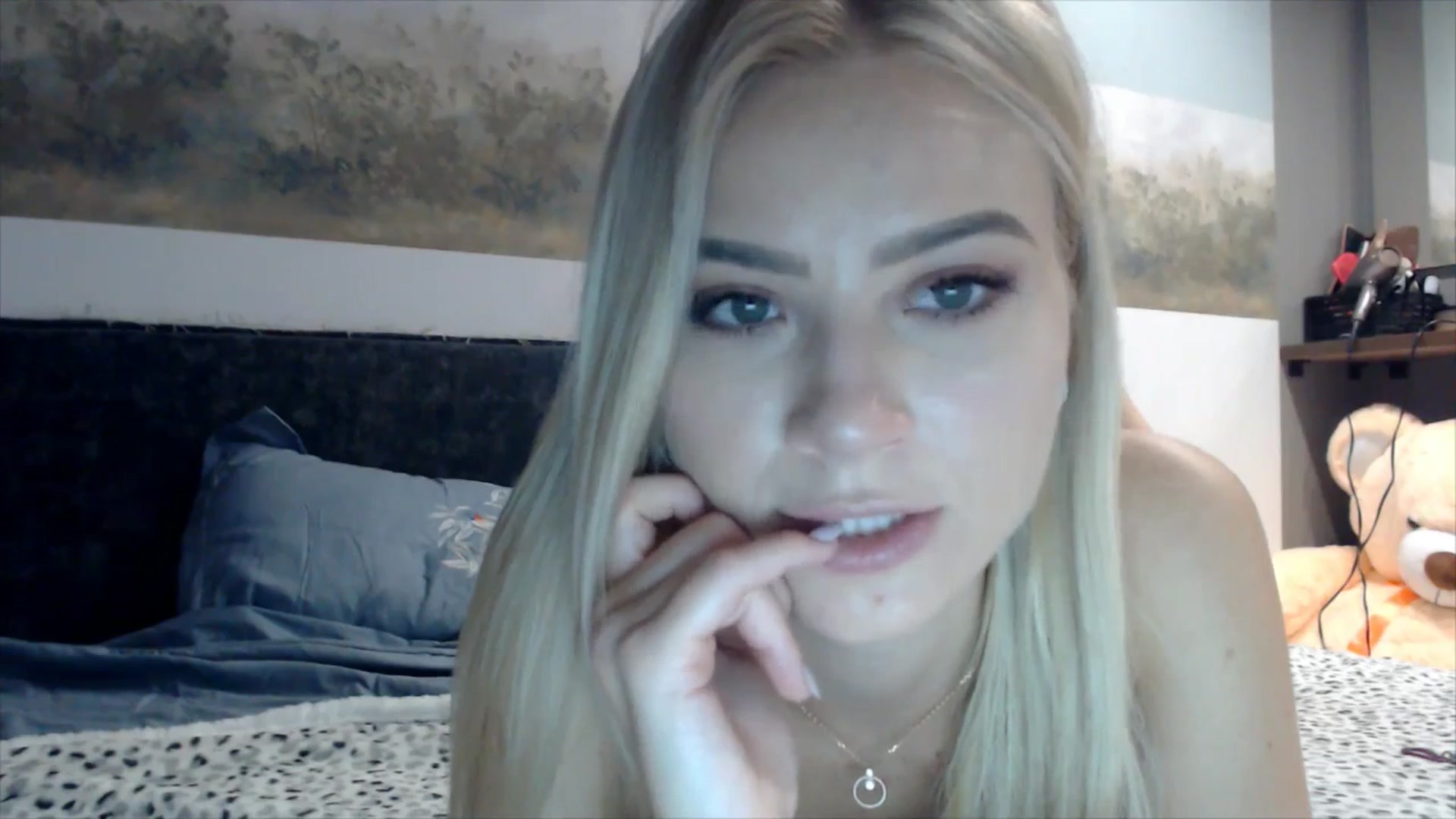 Gallery image thumbnail from semisweet's myfreecams stream on, 05/28/2025, 01:49 image 20 of 20