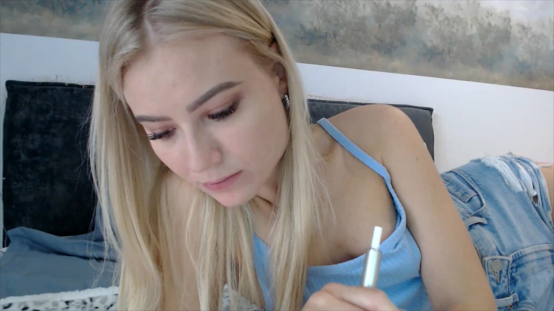 Gallery image thumbnail from semisweet's myfreecams stream on, 05/28/2025, 05:53 image 4 of 20