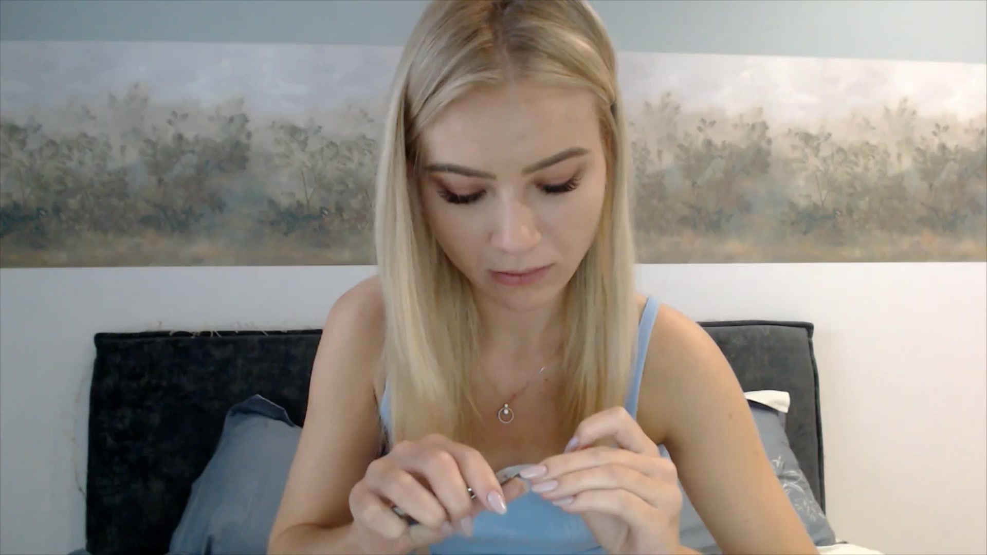 Gallery image thumbnail from semisweet's myfreecams stream on, 05/28/2025, 05:53 image 15 of 20