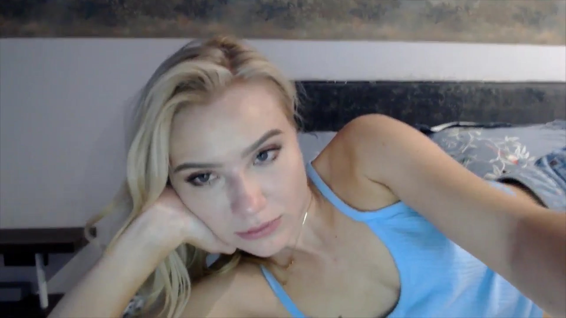 Gallery image thumbnail from semisweet's myfreecams stream on, 05/29/2025, 02:36 image 2 of 20