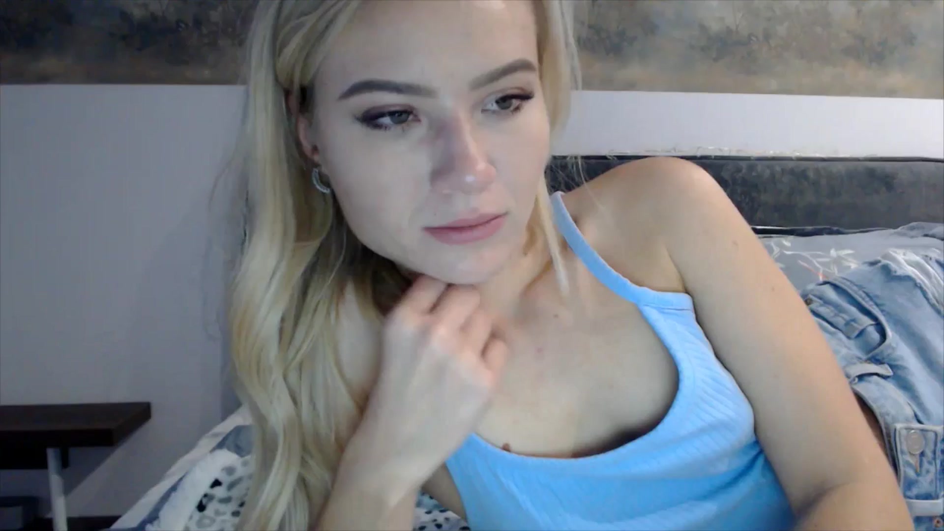 Gallery image thumbnail from semisweet's myfreecams stream on, 05/29/2025, 02:36 image 1 of 20