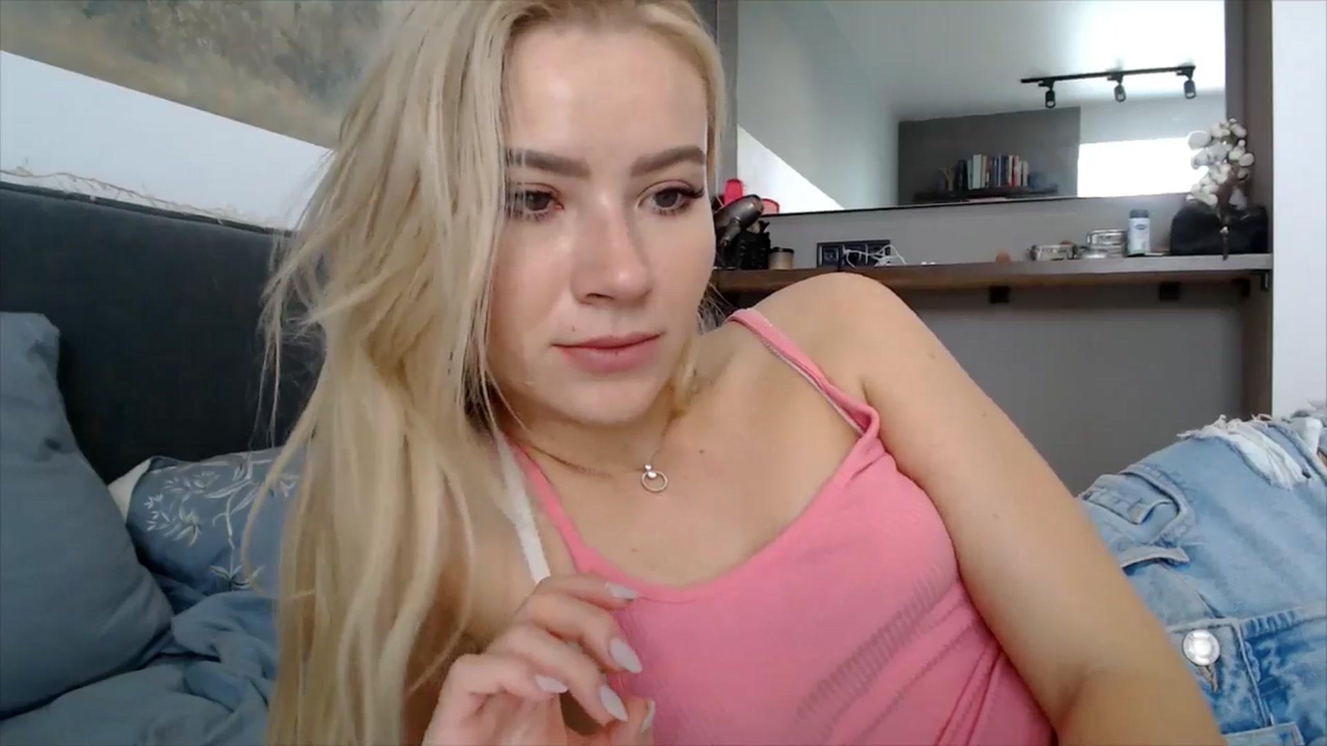 Gallery image thumbnail from semisweet's myfreecams stream on, 05/30/2025, 05:39 image 15 of 20