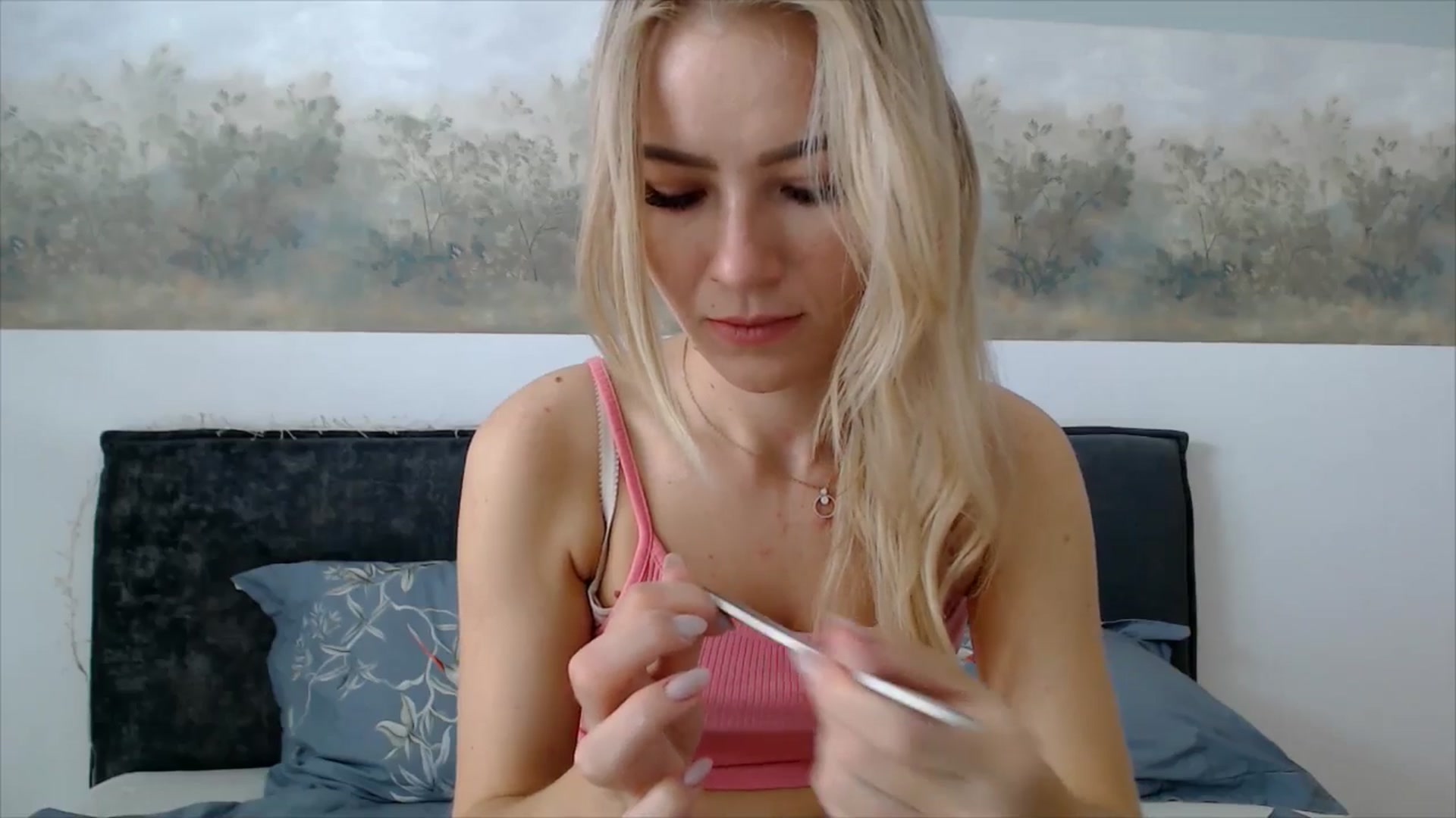 Gallery image thumbnail from semisweet's myfreecams stream on, 05/30/2025, 05:39 image 2 of 20