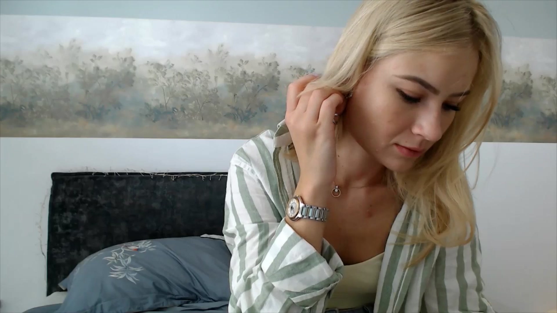 Gallery image thumbnail from semisweet's myfreecams stream on, 06/03/2025, 05:14 image 4 of 20