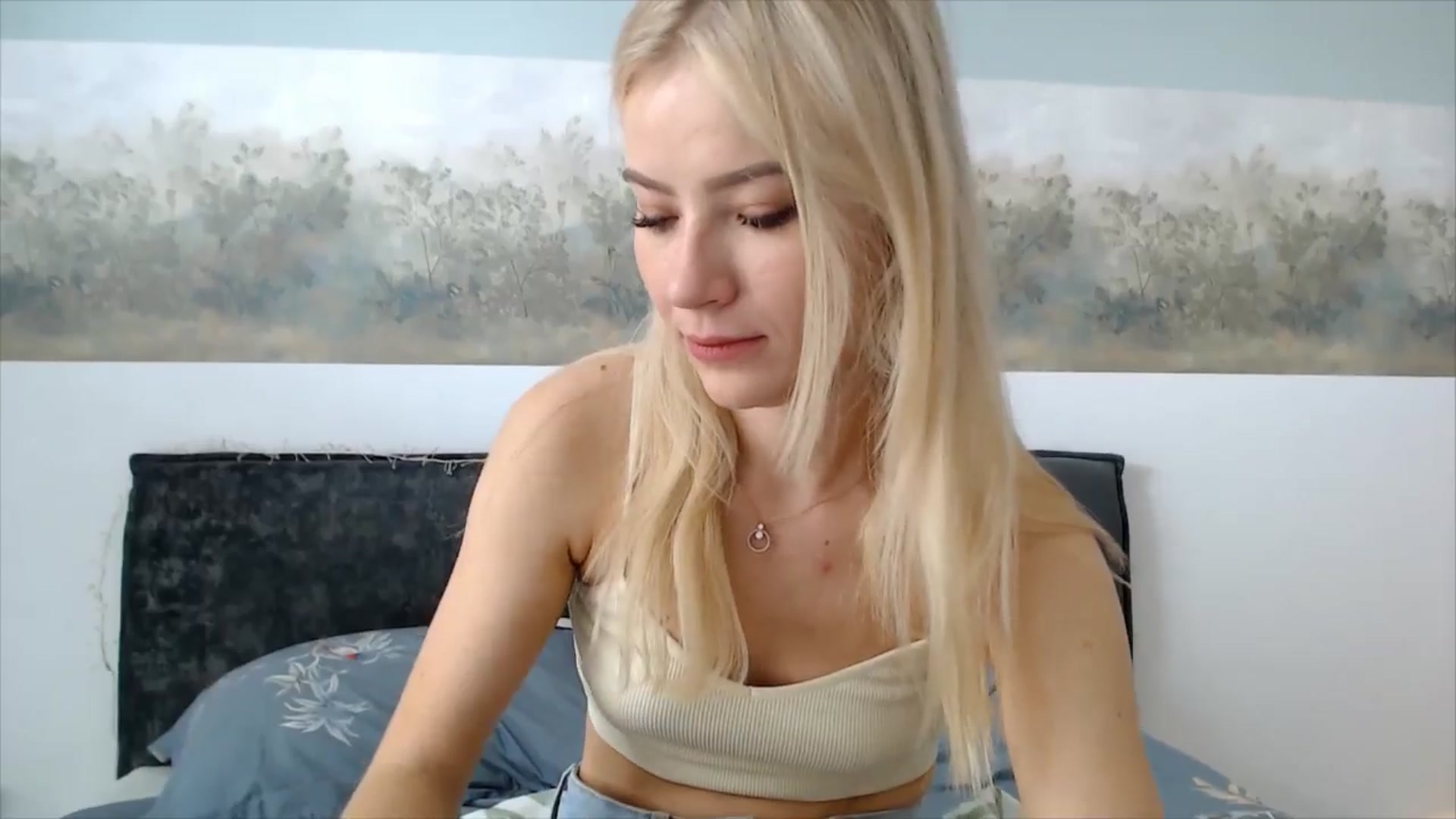 Gallery image thumbnail from semisweet's myfreecams stream on, 06/03/2025, 05:14 image 12 of 20