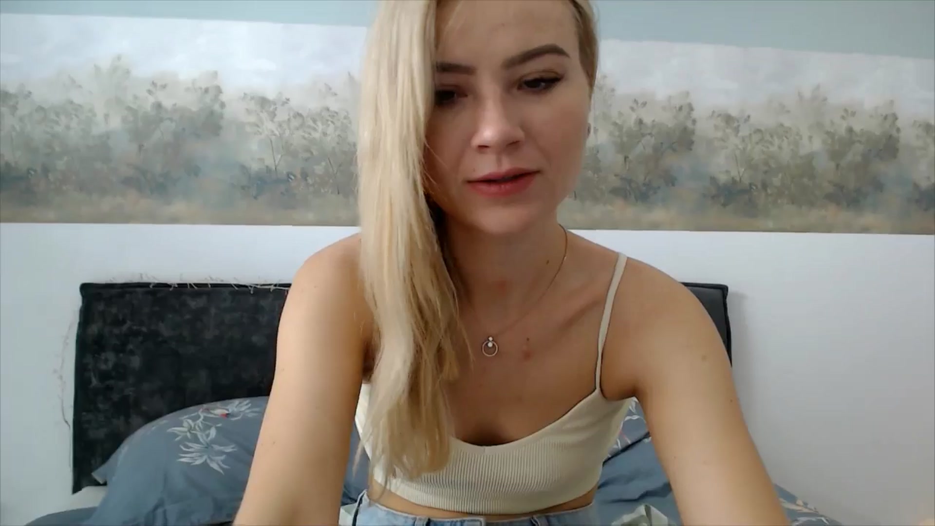Gallery image thumbnail from semisweet's myfreecams stream on, 06/03/2025, 05:14 image 15 of 20