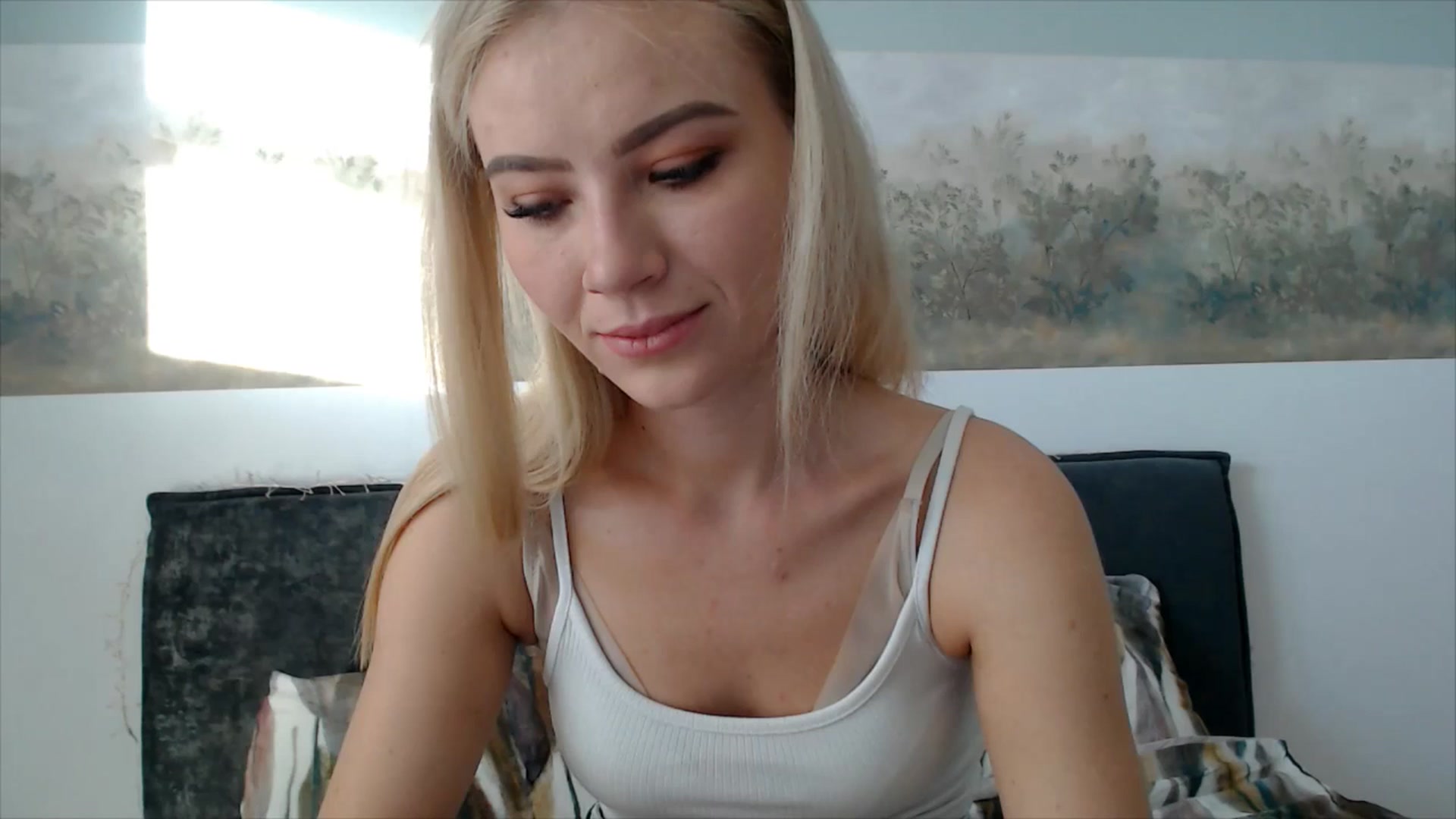 Gallery image thumbnail from semisweet's myfreecams stream on, 06/06/2025, 03:12 image 12 of 20