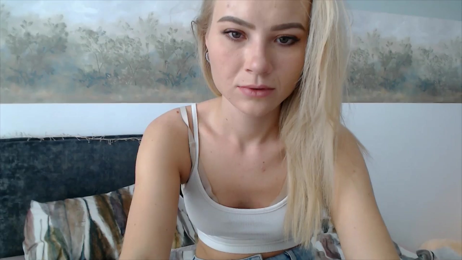 Gallery image thumbnail from semisweet's myfreecams stream on, 06/06/2025, 03:58 image 12 of 20