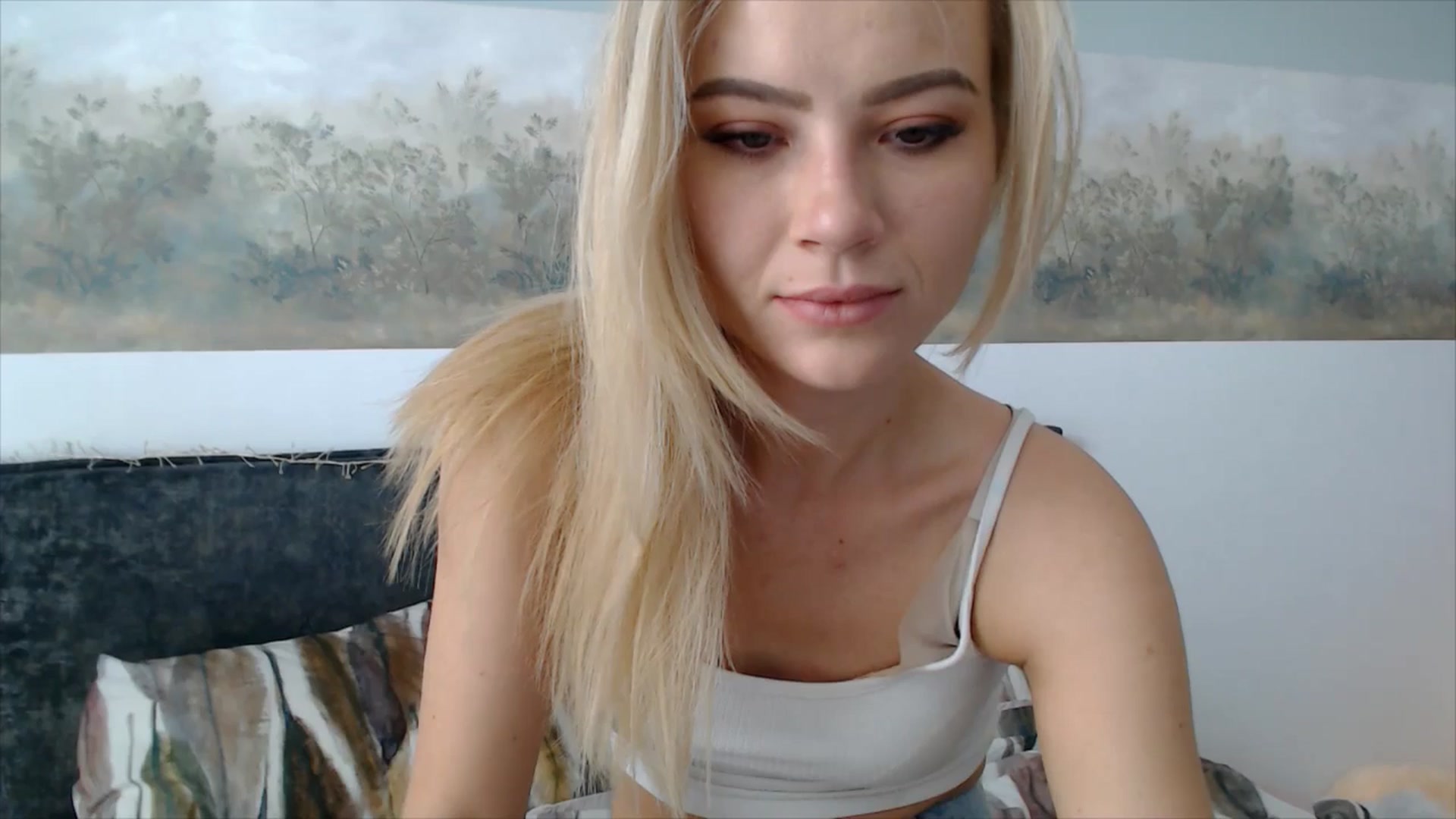 Gallery image thumbnail from semisweet's myfreecams stream on, 06/06/2025, 03:58 image 13 of 20