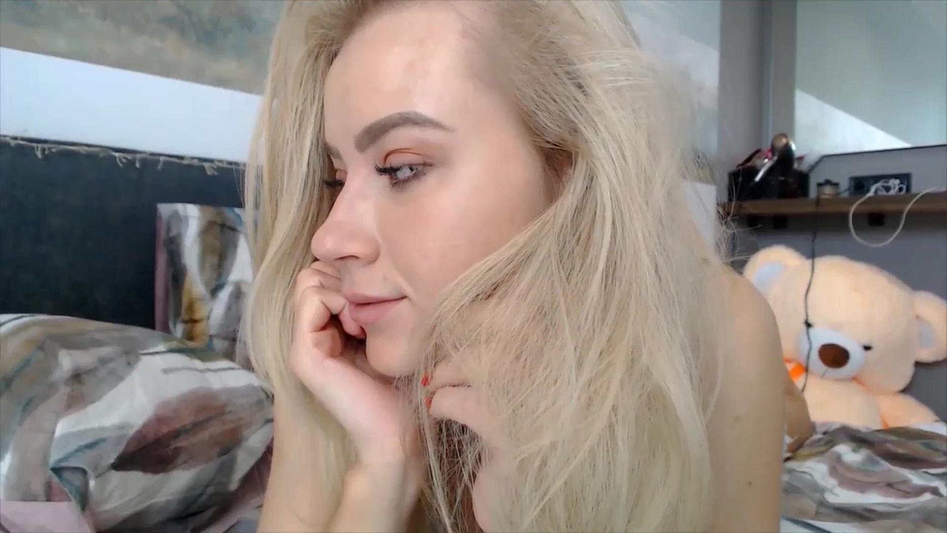 Gallery image thumbnail from semisweet's myfreecams stream on, 06/06/2025, 05:00 image 14 of 20