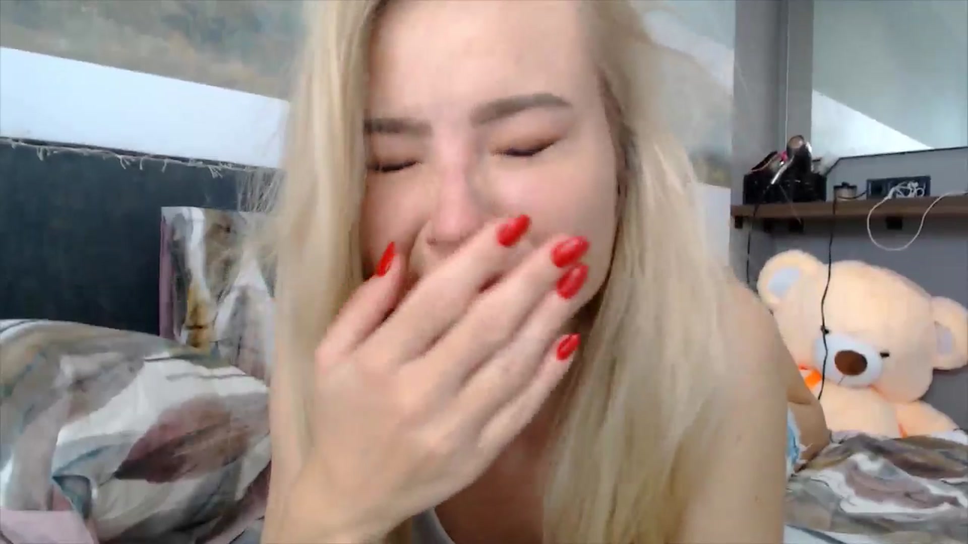 Gallery image thumbnail from semisweet's myfreecams stream on, 06/06/2025, 05:00 image 15 of 20