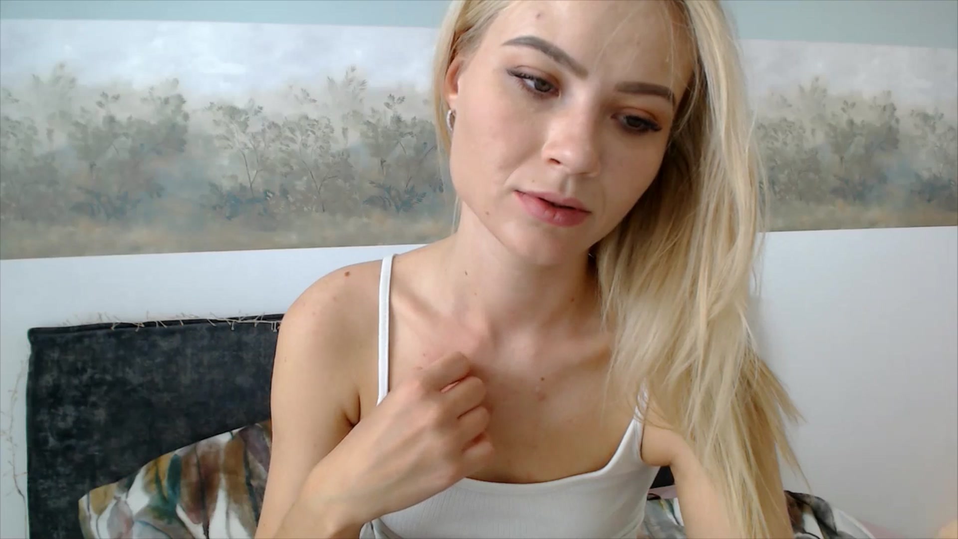 Gallery image thumbnail from semisweet's myfreecams stream on, 06/06/2025, 06:05 image 9 of 20