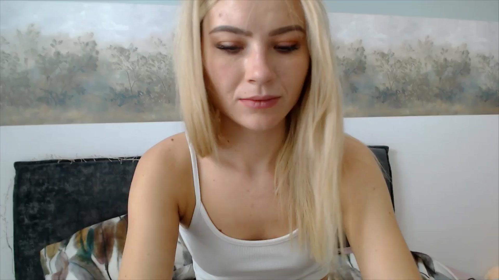 Gallery image thumbnail from semisweet's myfreecams stream on, 06/06/2025, 06:05 image 1 of 20