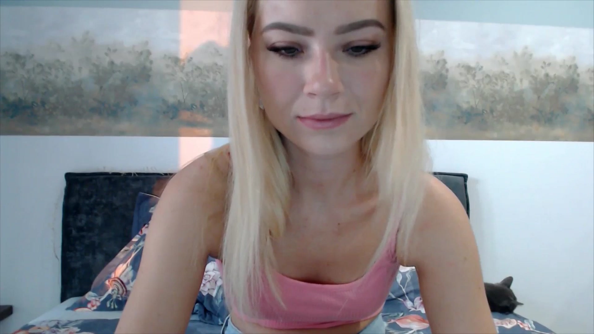 Gallery image thumbnail from semisweet's myfreecams stream on, 06/13/2025, 02:11 image 13 of 20