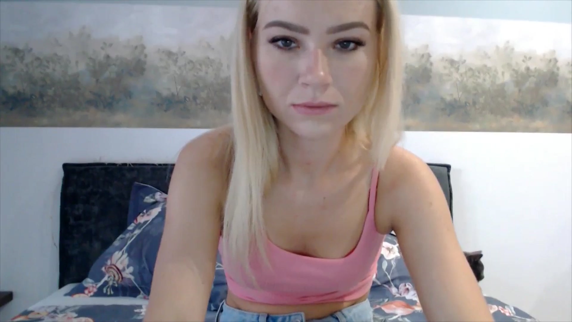 Gallery image thumbnail from semisweet's myfreecams stream on, 06/13/2025, 02:11 image 2 of 20