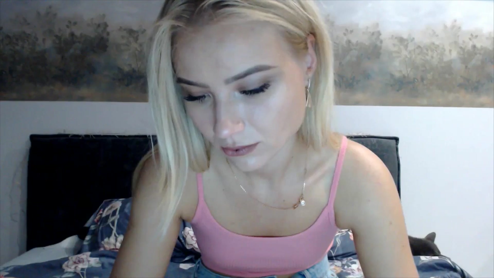 Gallery image thumbnail from semisweet's myfreecams stream on, 06/16/2025, 01:26 image 2 of 20