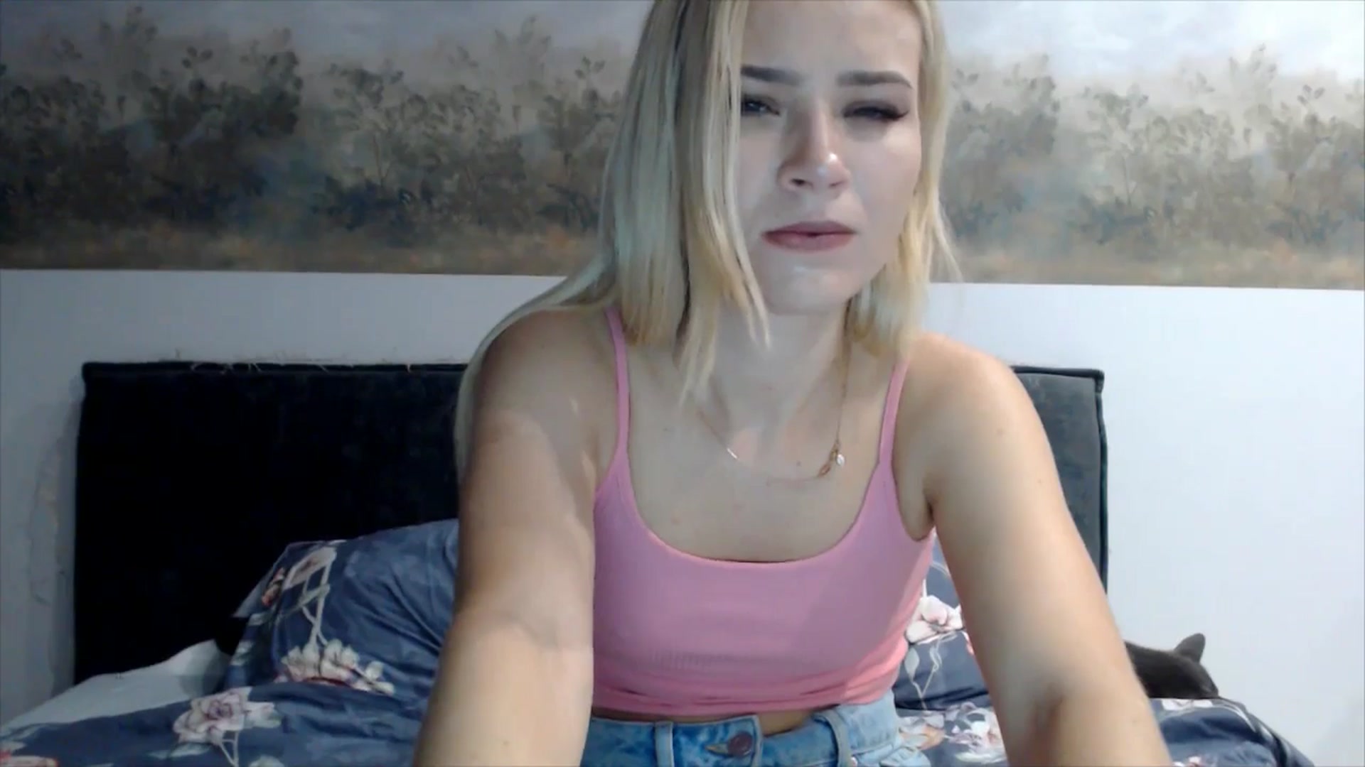 Gallery image thumbnail from semisweet's myfreecams stream on, 06/16/2025, 01:26 image 5 of 20