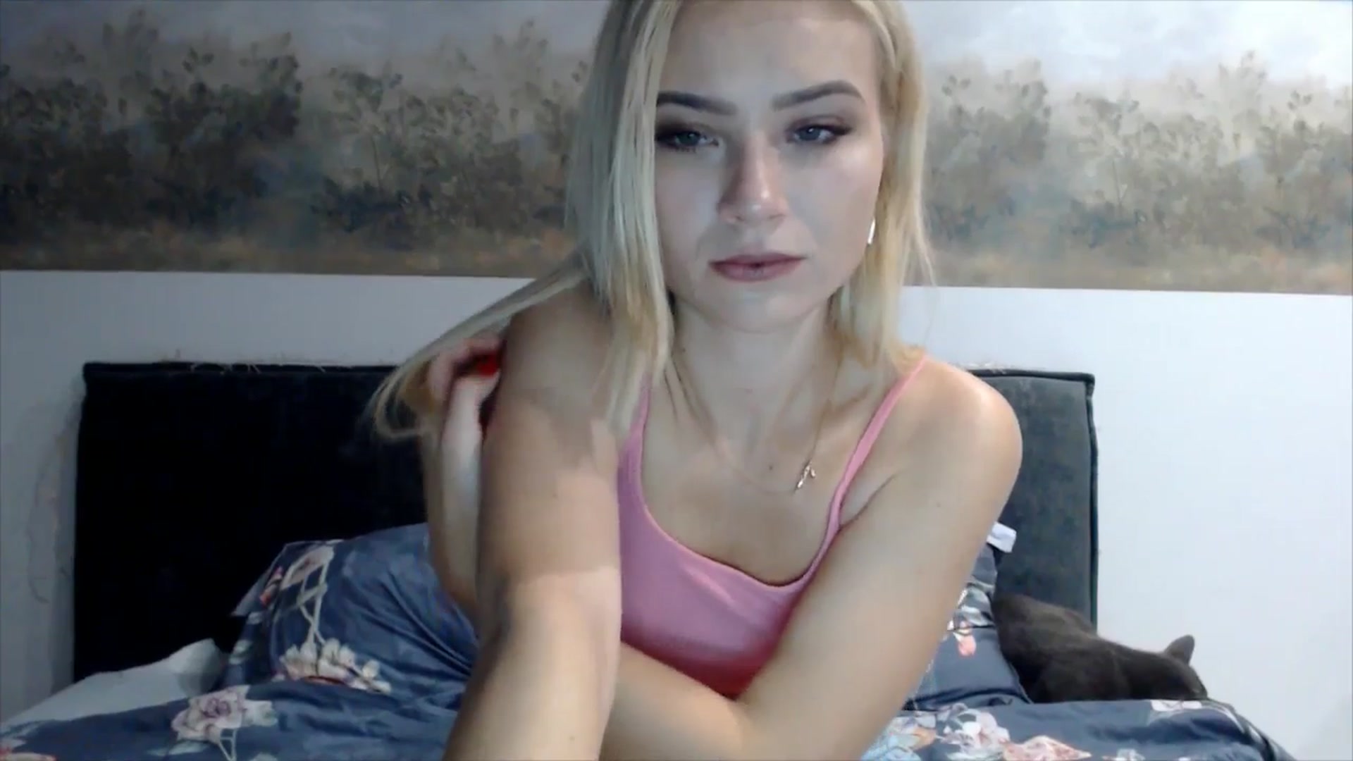 Gallery image thumbnail from semisweet's myfreecams stream on, 06/16/2025, 01:26 image 6 of 20