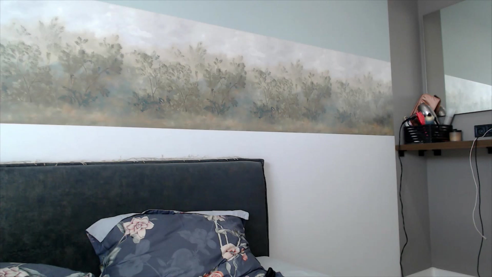 Gallery image thumbnail from semisweet's myfreecams stream on, 06/16/2025, 03:51 image 12 of 20