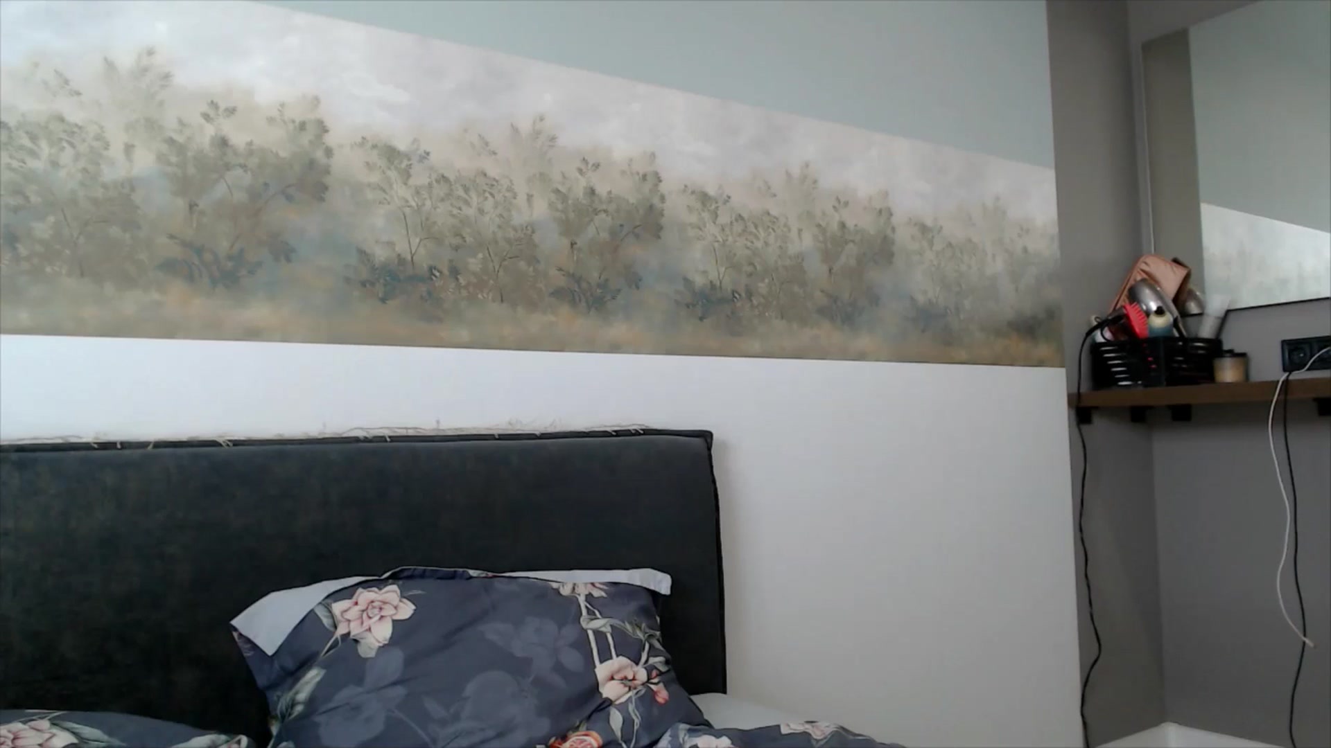Gallery image thumbnail from semisweet's myfreecams stream on, 06/16/2025, 03:51 image 18 of 20