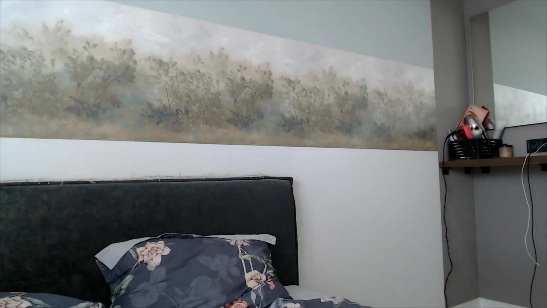 Gallery image thumbnail from semisweet's myfreecams stream on, 06/16/2025, 03:51 image 16 of 20