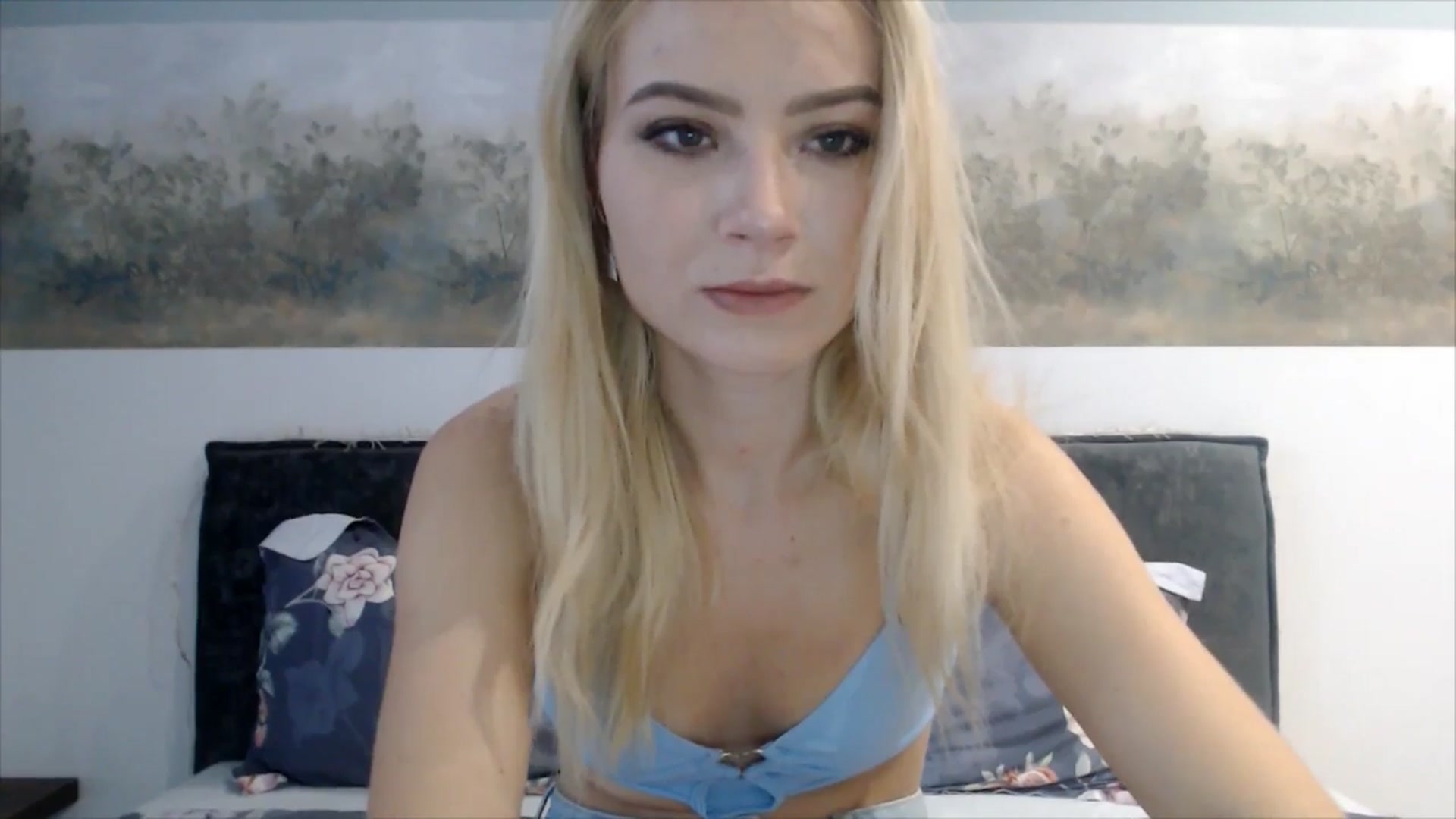 Gallery image thumbnail from semisweet's myfreecams stream on, 06/19/2025, 02:33 image 4 of 20