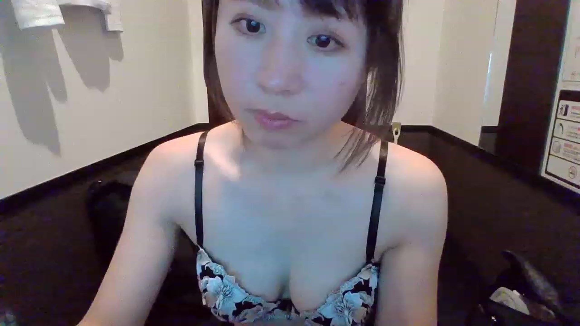 Gallery image thumbnail from sera7773's myfreecams stream on, 11/18/2022, 04:31 image 14 of 20