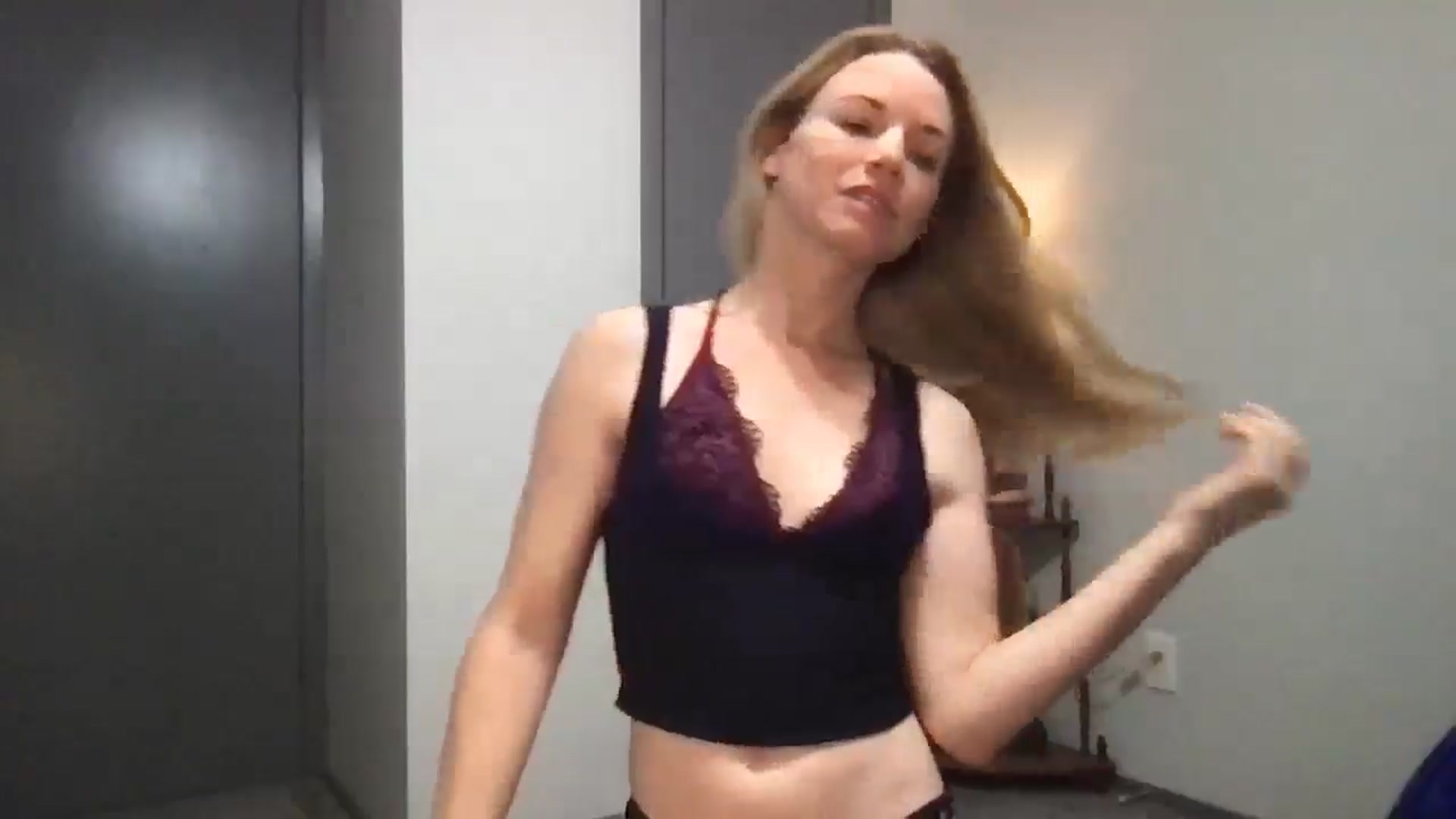 Gallery image thumbnail from serava's myfreecams stream on, 10/28/2025, 18:54 image 5 of 20