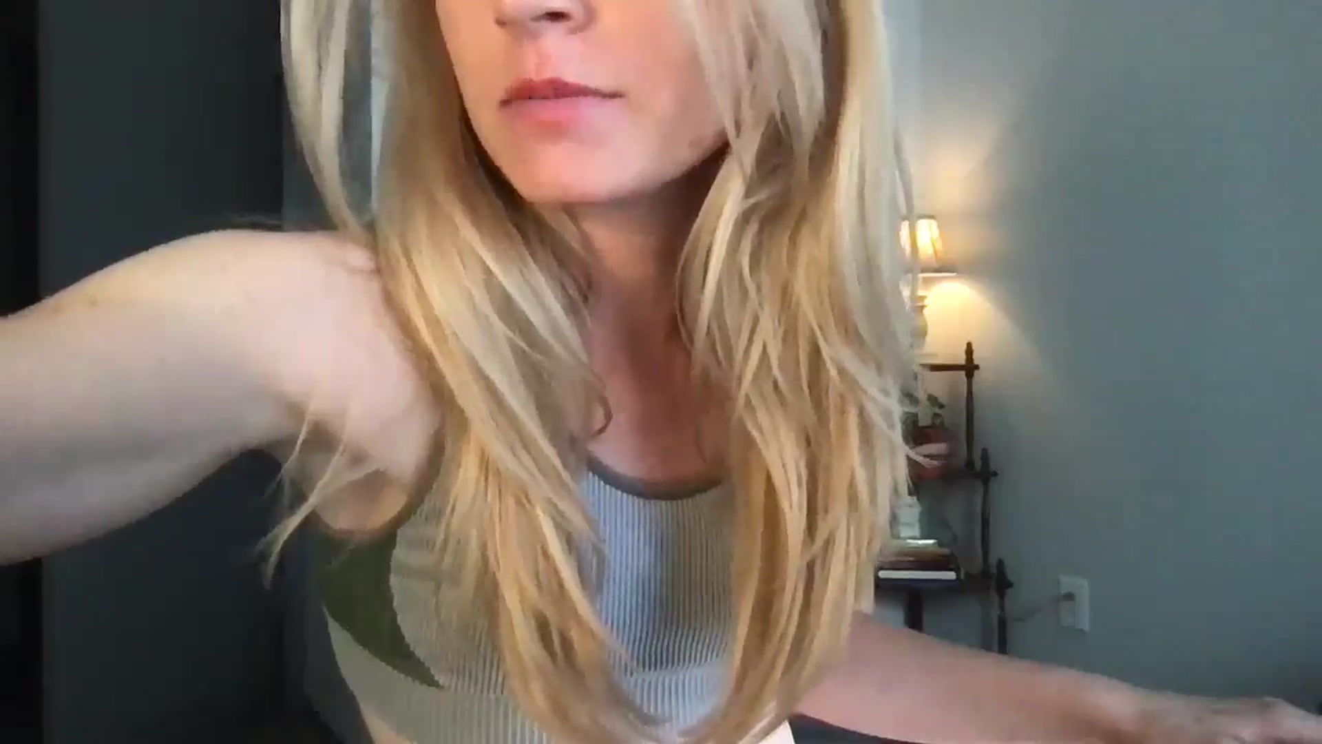 Gallery image thumbnail from serava's myfreecams stream on, 10/31/2025, 20:32 image 8 of 20