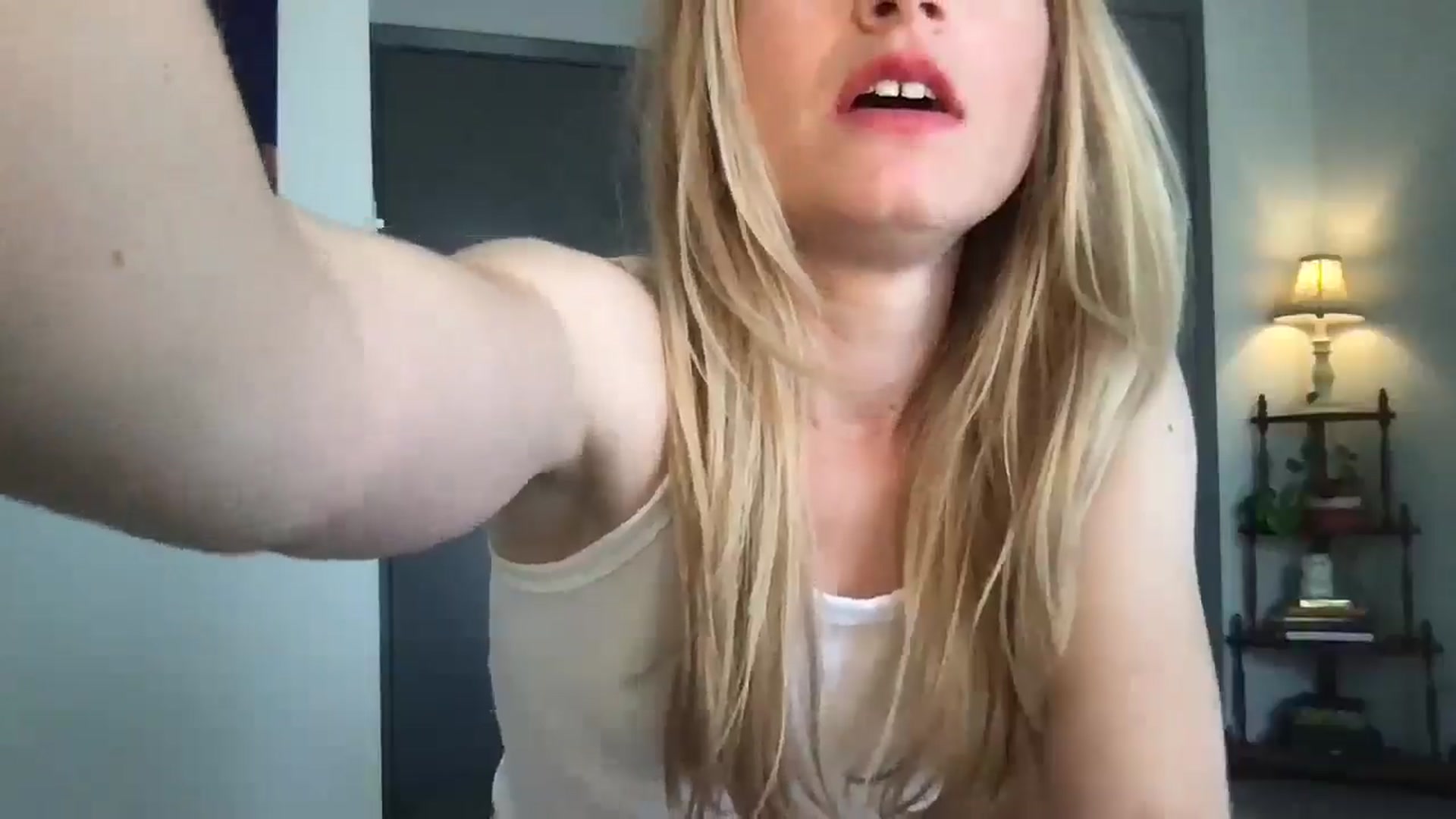 Gallery image thumbnail from serava's myfreecams stream on, 11/03/2025, 19:22 image 19 of 20