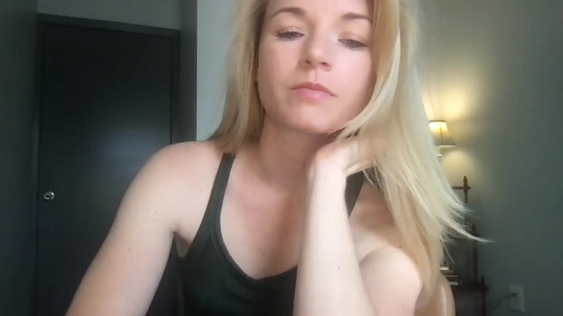 Gallery image thumbnail from serava's myfreecams stream on, 11/18/2025, 18:56 image 18 of 20