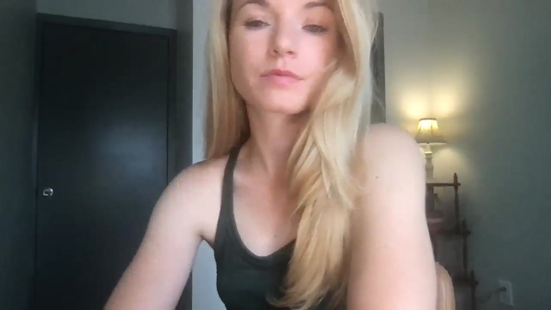 Gallery image thumbnail from serava's myfreecams stream on, 11/18/2025, 18:56 image 9 of 20