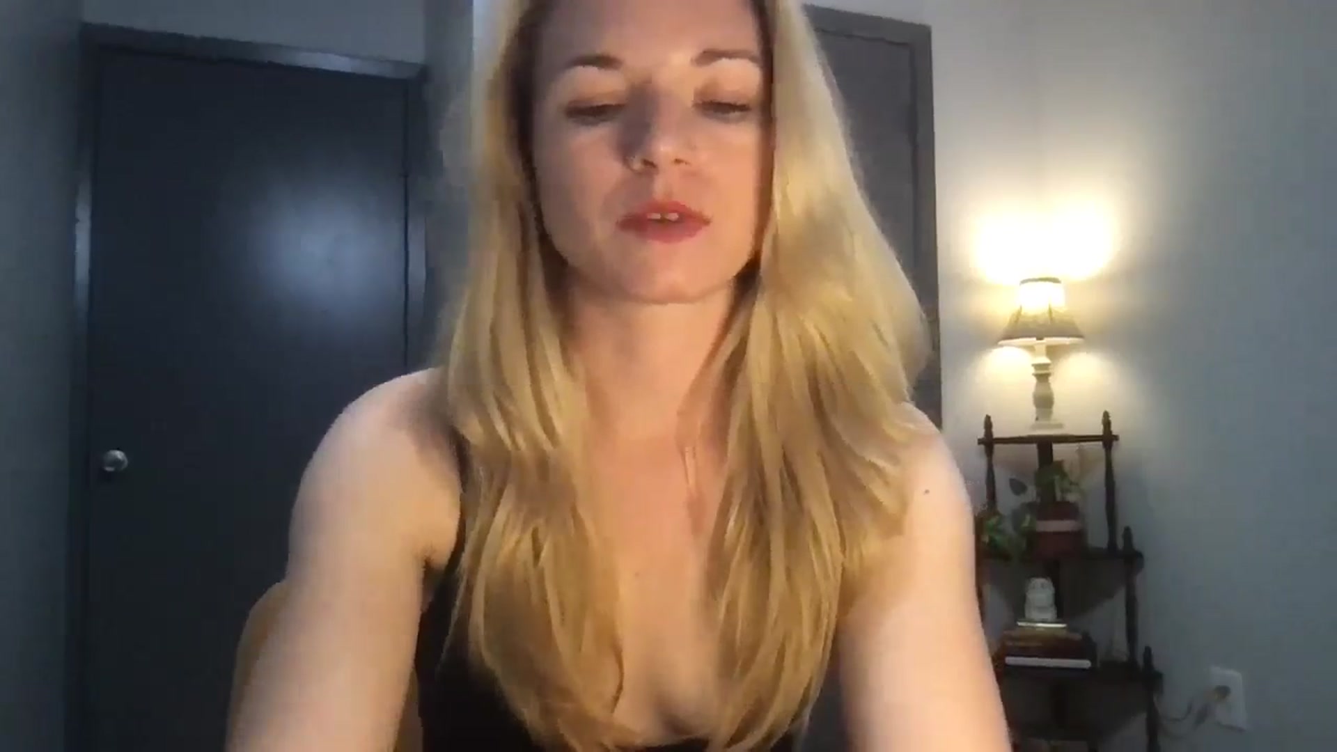 Gallery image thumbnail from serava's myfreecams stream on, 11/22/2025, 22:29 image 12 of 20