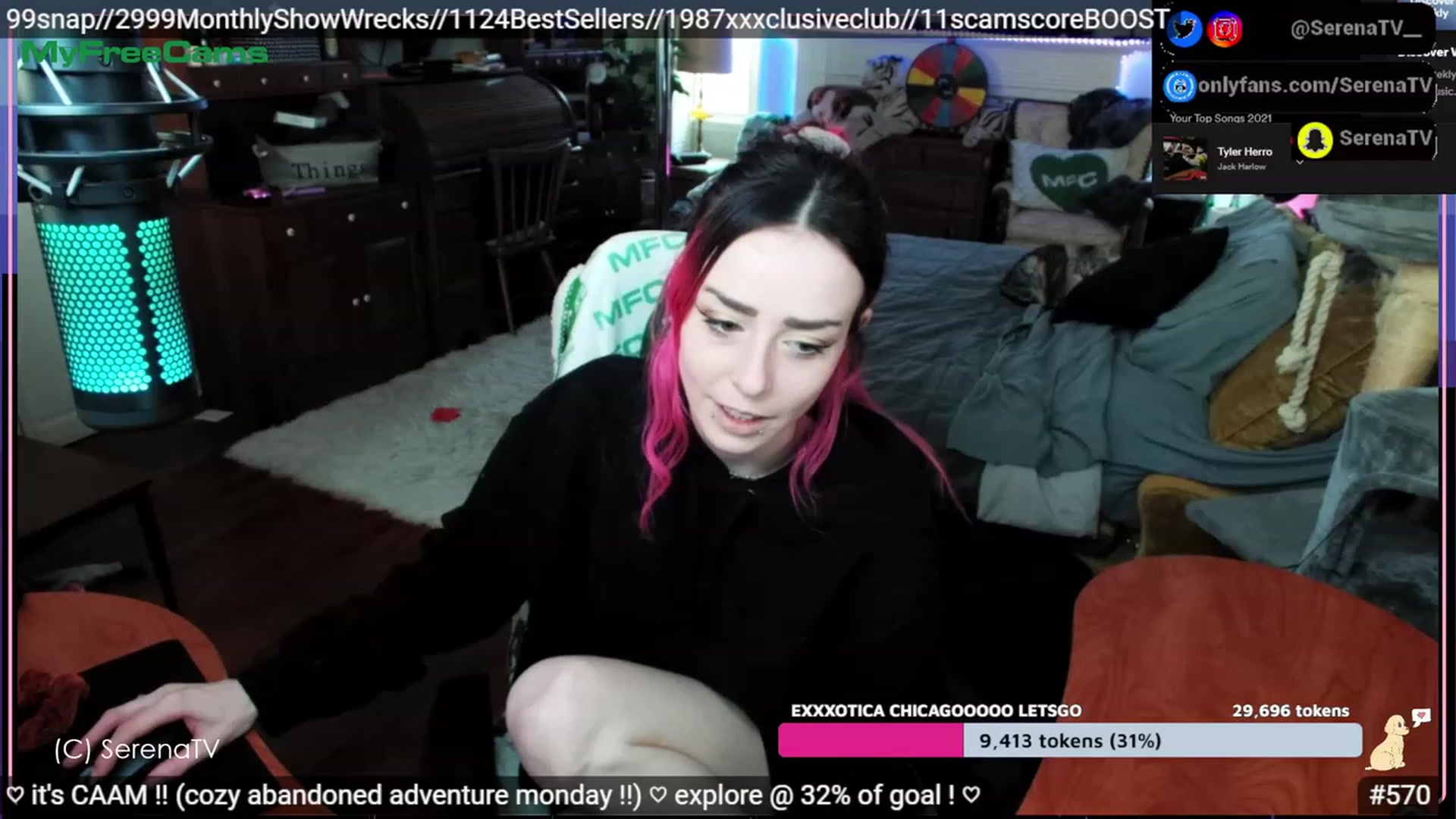 Gallery image thumbnail from serenatv's myfreecams stream on, 04/17/2023, 20:15 image 4 of 20