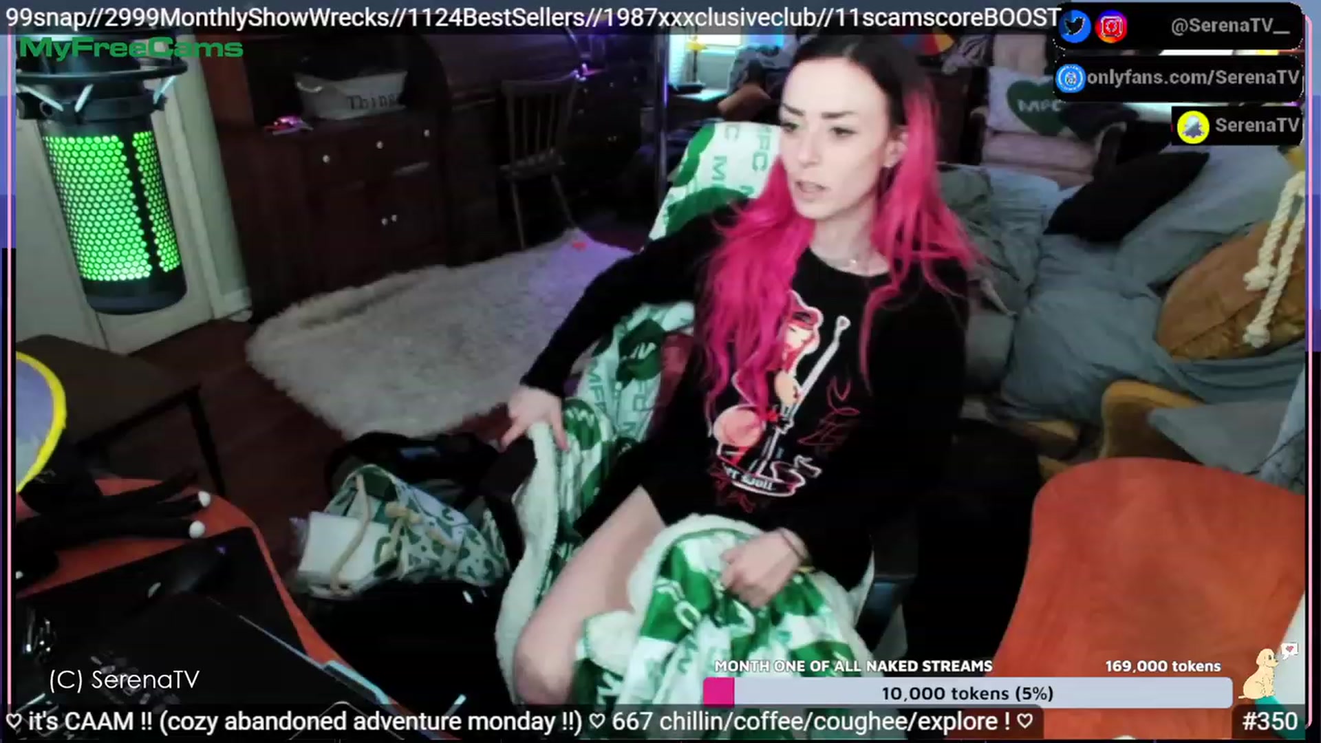 Gallery image thumbnail from serenatv's myfreecams stream on, 04/25/2023, 24:18 image 1 of 20