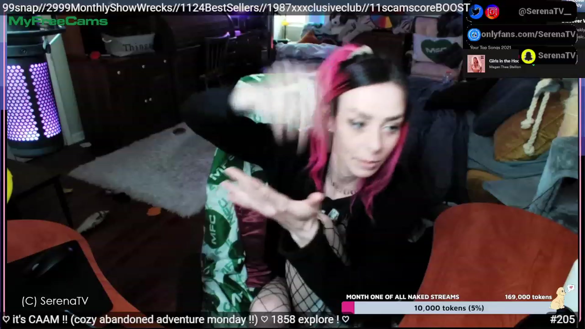 Gallery image thumbnail from serenatv's myfreecams stream on, 05/01/2023, 20:42 image 17 of 20