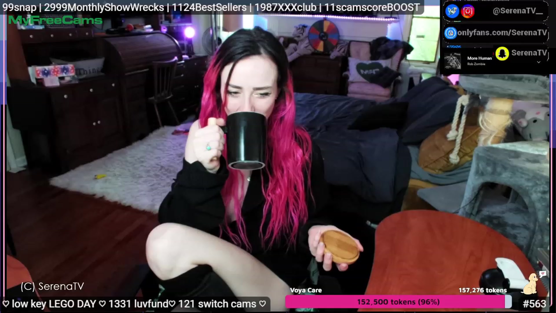 Gallery image thumbnail from serenatv's myfreecams stream on, 05/19/2023, 22:11 image 16 of 20