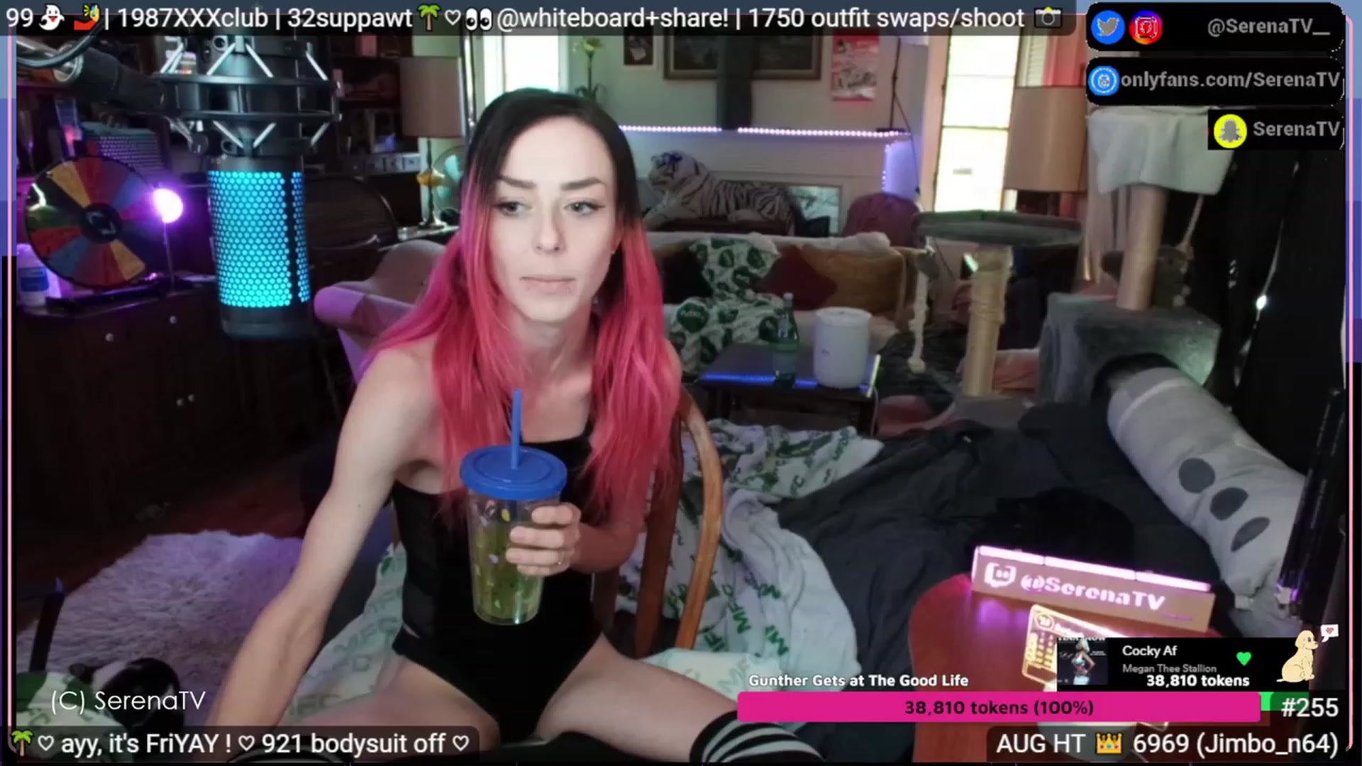 Gallery image thumbnail from serenatv's myfreecams stream on, 08/18/2023, 20:16 image 19 of 20