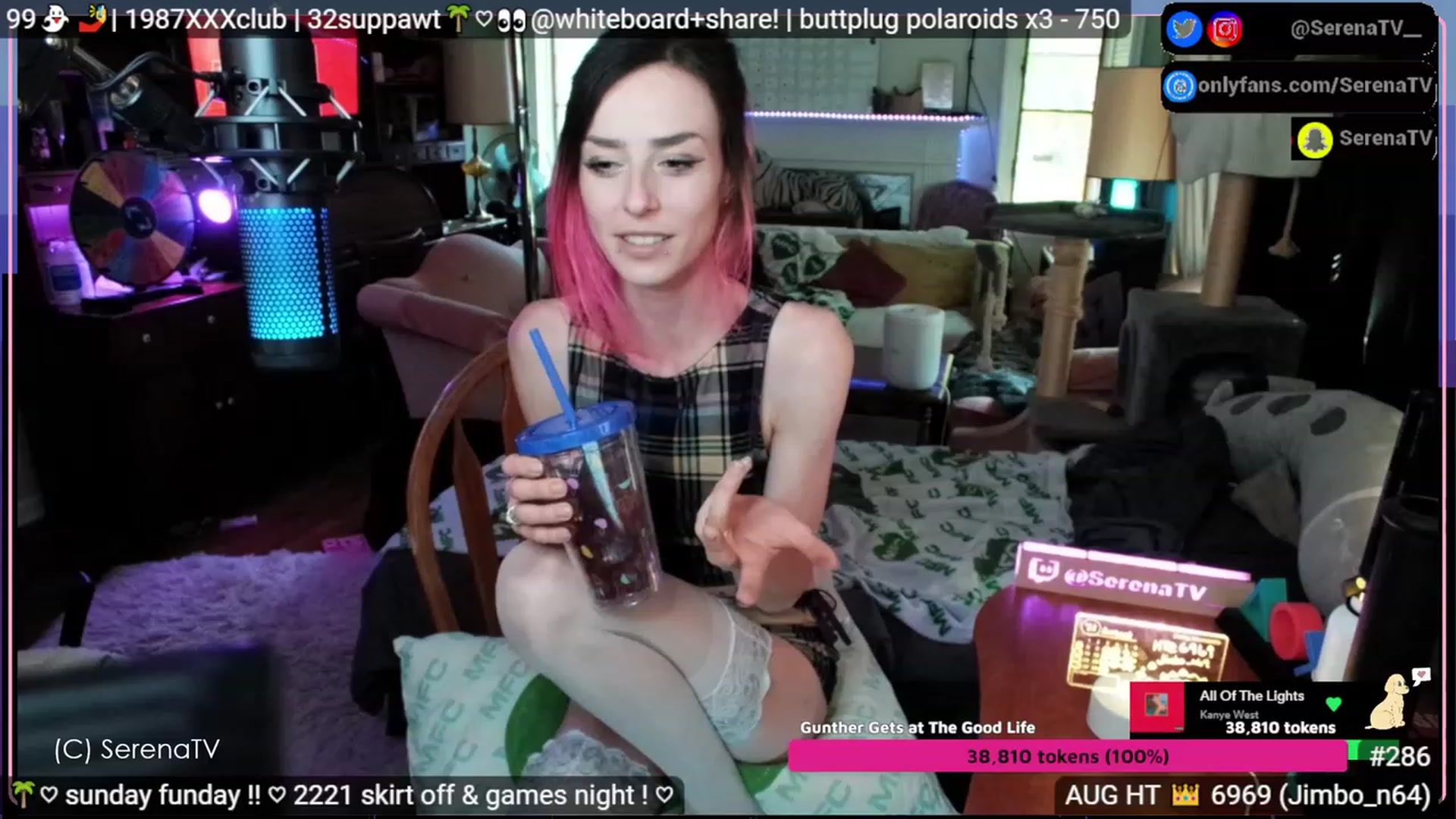 Gallery image thumbnail from serenatv's myfreecams stream on, 08/20/2023, 20:29 image 18 of 20