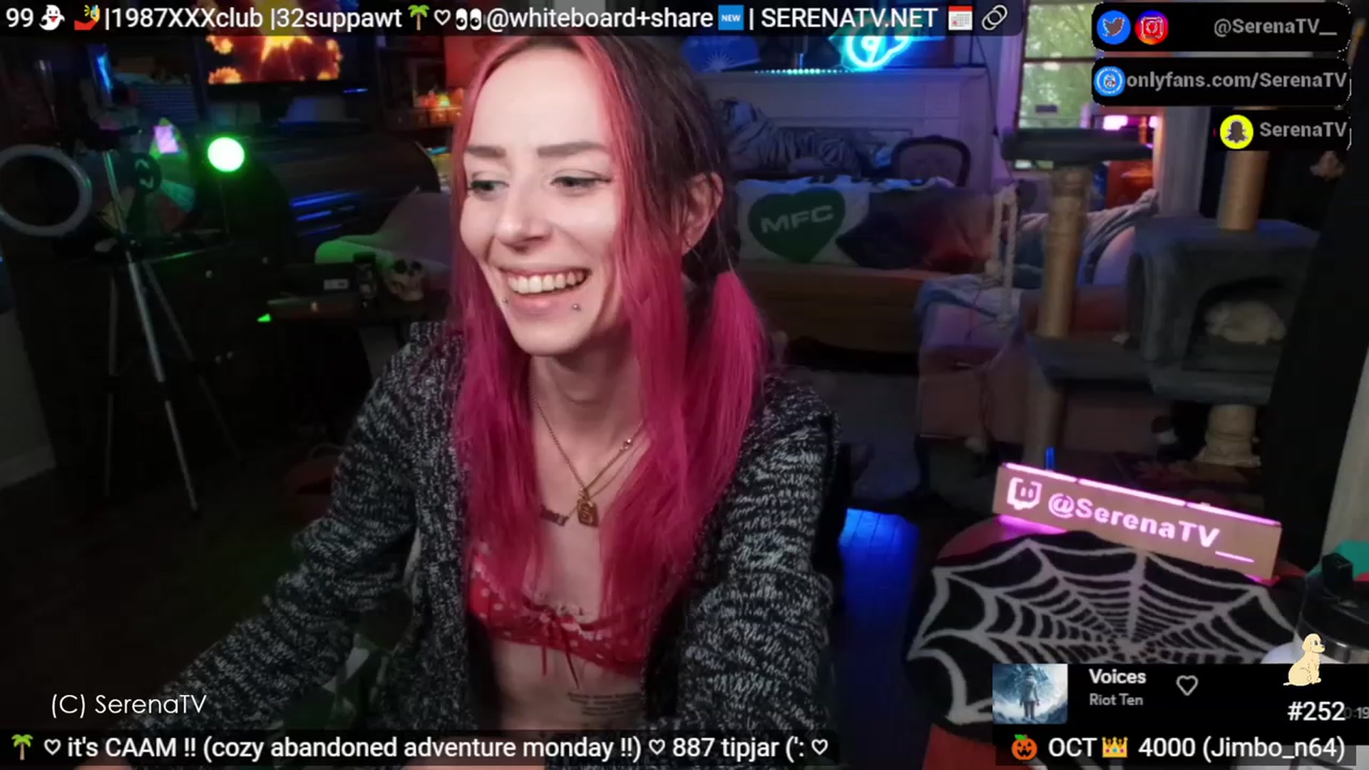 Gallery image thumbnail from serenatv's myfreecams stream on, 10/16/2023, 21:03 image 19 of 20