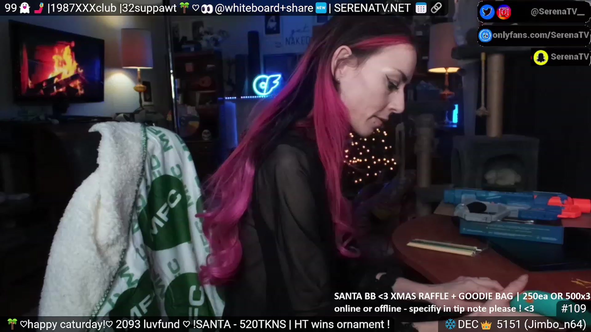 Gallery image thumbnail from serenatv's myfreecams stream on, 12/16/2023, 21:14 image 14 of 20